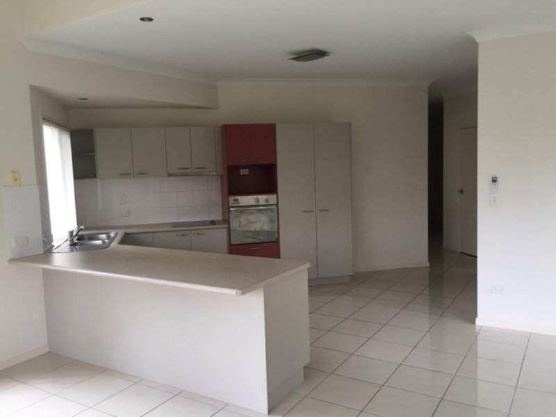 Photo - 4 Seaside Circuit, Toogoom QLD 4655 - Image 4