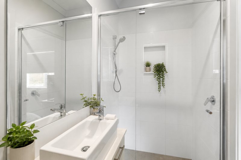 Photo - 4 Seaspray Court, Deception Bay QLD 4508 - Image 8