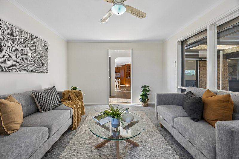 Photo - 4 Seeger Drive, Morphett Vale SA 5162 - Image 4
