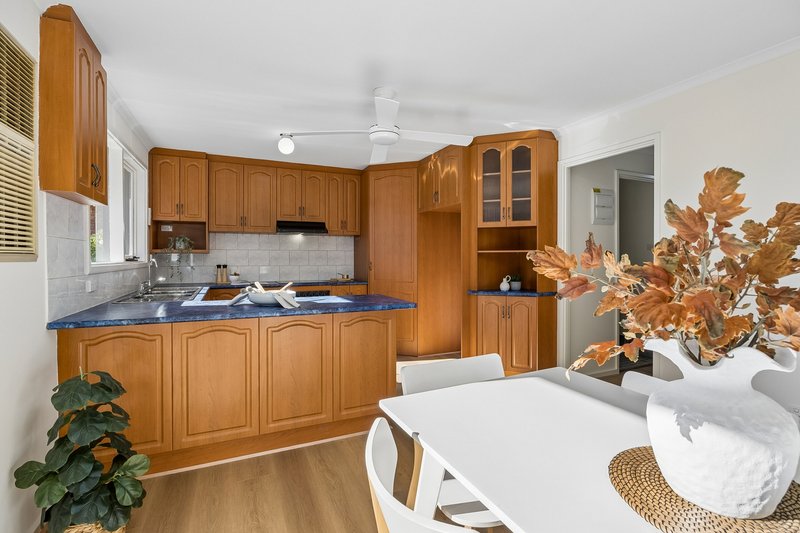Photo - 4 Seeger Drive, Morphett Vale SA 5162 - Image 6