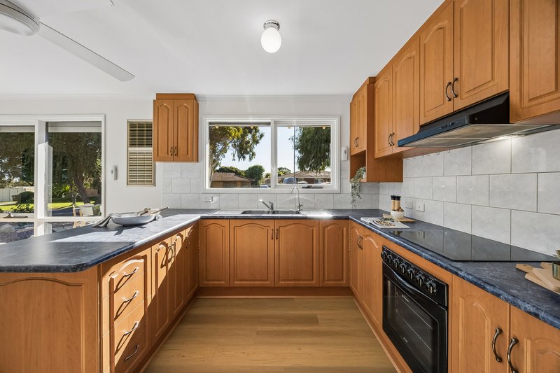 Photo - 4 Seeger Drive, Morphett Vale SA 5162 - Image 9
