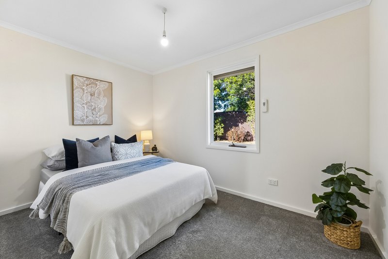 Photo - 4 Seeger Drive, Morphett Vale SA 5162 - Image 12