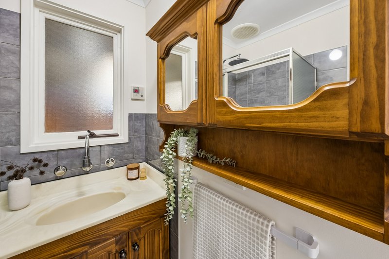 Photo - 4 Seeger Drive, Morphett Vale SA 5162 - Image 14