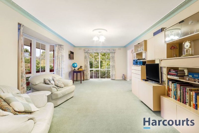 Photo - 4 Seymour Close, Wantirna VIC 3152 - Image 3