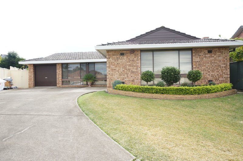 Photo - 4 Seymour Place, Bossley Park NSW 2176 - Image