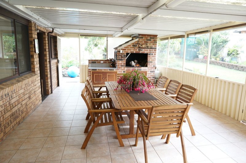 Photo - 4 Seymour Place, Bossley Park NSW 2176 - Image 10