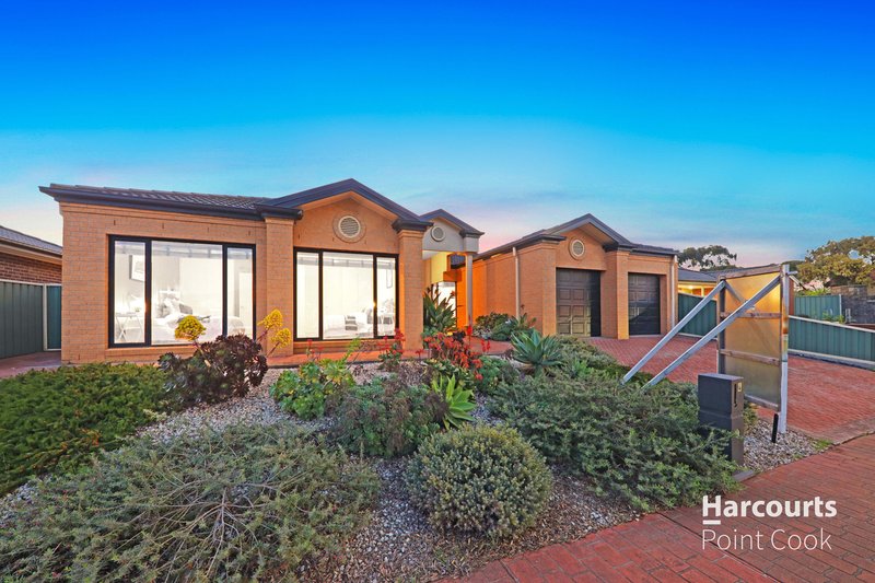 Photo - 4 Shaftsbury Boulevard, Point Cook VIC 3030 - Image 3