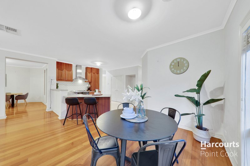 Photo - 4 Shaftsbury Boulevard, Point Cook VIC 3030 - Image 15