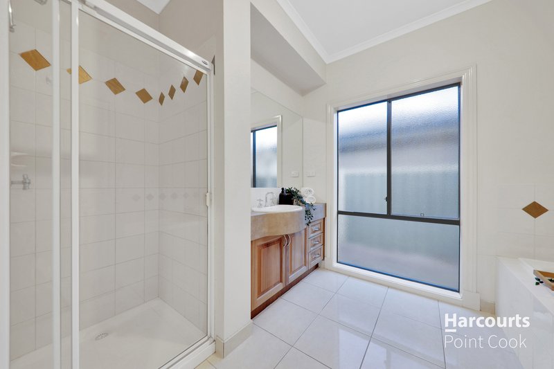 Photo - 4 Shaftsbury Boulevard, Point Cook VIC 3030 - Image 25