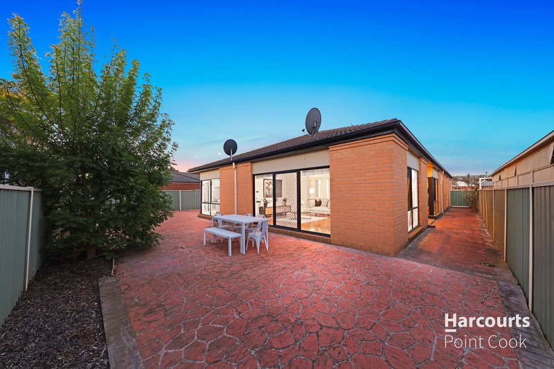 Photo - 4 Shaftsbury Boulevard, Point Cook VIC 3030 - Image 32