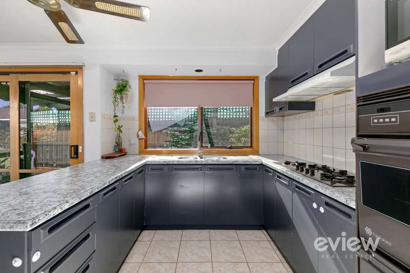 Photo - 4 Shannon Close, Werribee VIC 3030 - Image 6