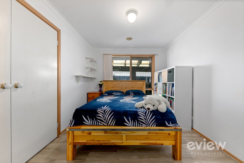 Photo - 4 Shannon Close, Werribee VIC 3030 - Image 10