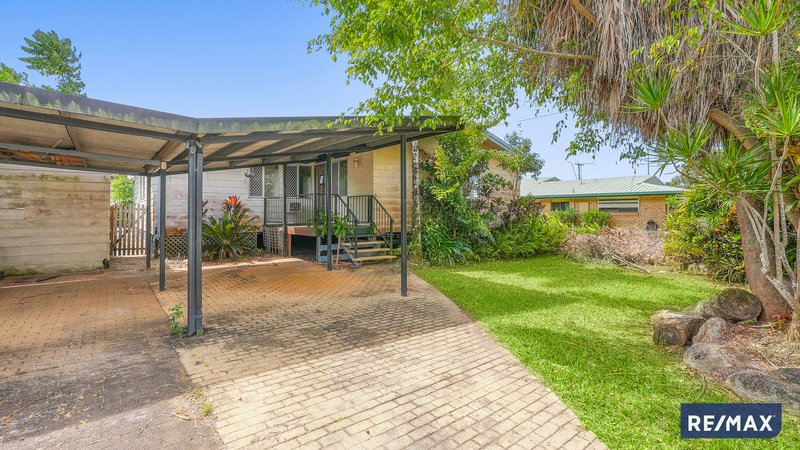 Photo - 4 Shannon Drive, Woree QLD 4868 - Image 2