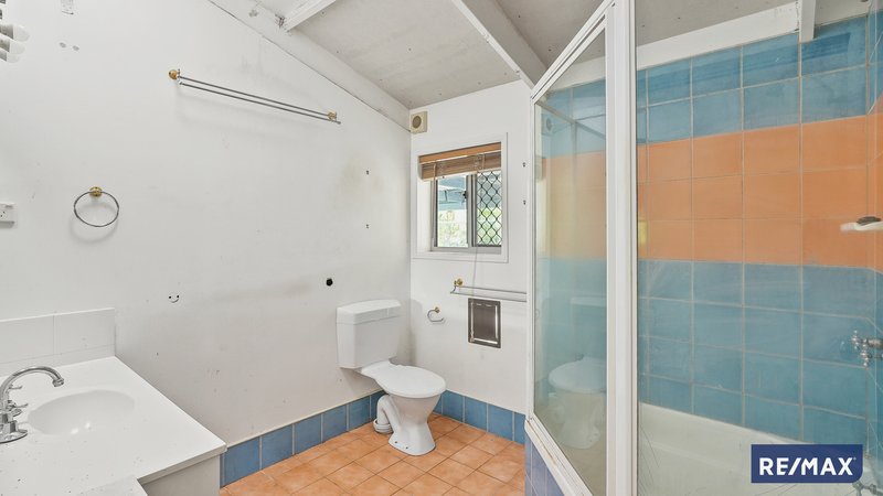 Photo - 4 Shannon Drive, Woree QLD 4868 - Image 7