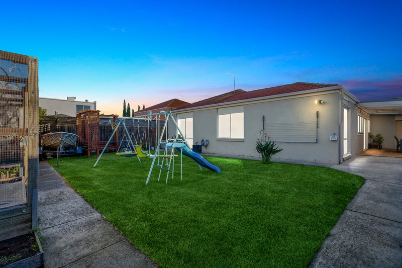 Photo - 4 Shannon Way, Sydenham VIC 3037 - Image 15