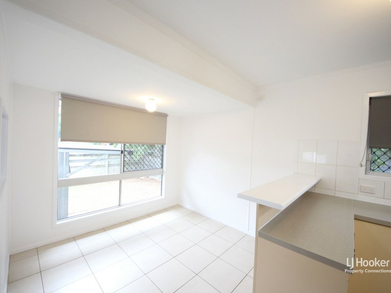Photo - 4 Sheehan Street, Kallangur QLD 4503 - Image 4