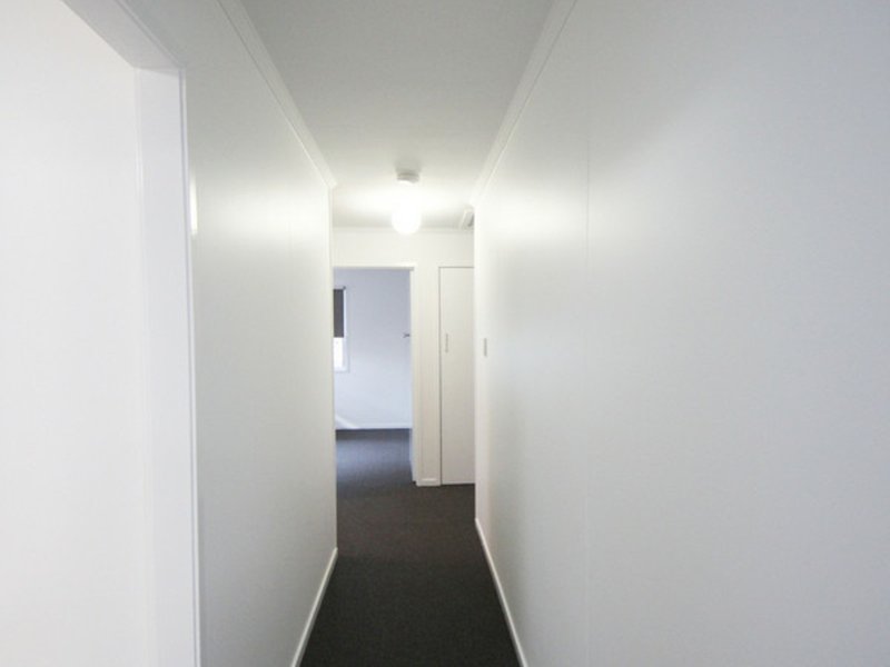 Photo - 4 Sheehan Street, Kallangur QLD 4503 - Image 10