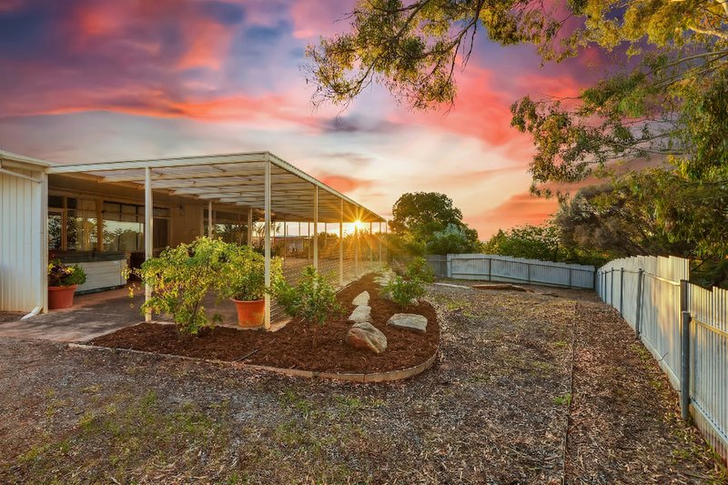 Photo - 4 Sherley Drive, Para Hills SA 5096 - Image 2