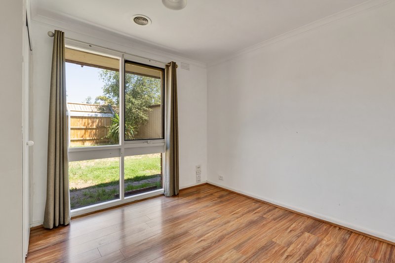 Photo - 4 Sherrin Court, Werribee VIC 3030 - Image 6