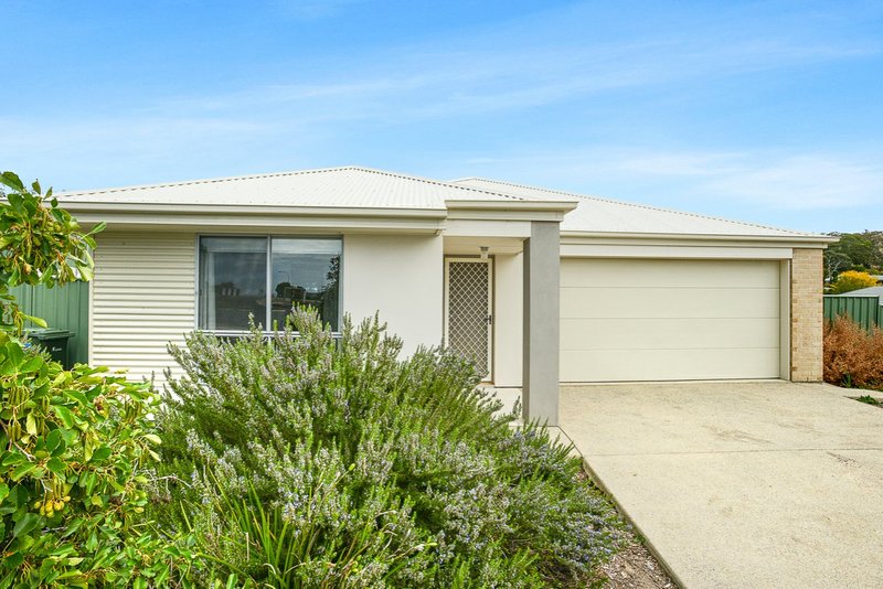 Photo - 4 Shields Crescent, , Encounter Bay SA 5211 - Image 3