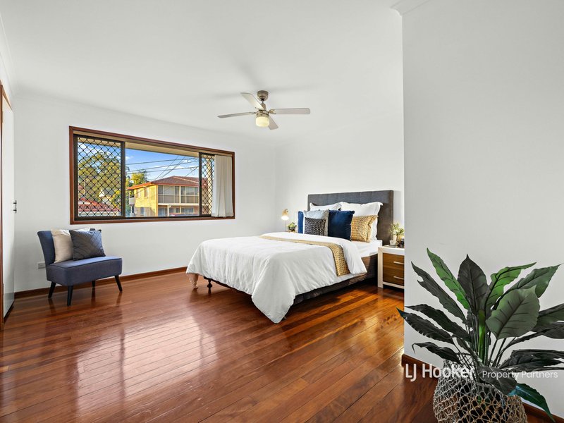 Photo - 4 Shirland Street, Macgregor QLD 4109 - Image 17