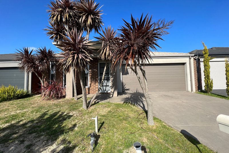 4 Shorey Place, Cranbourne West VIC 3977