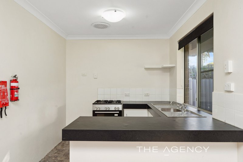 Photo - 4 Silver Mallee Close, Camillo WA 6111 - Image 7