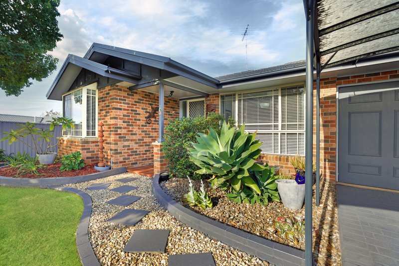 Photo - 4 Silvereye Close, Glenmore Park NSW 2745 - Image 2