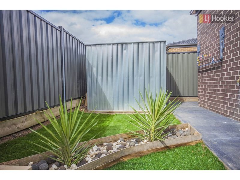 Photo - 4 Silvergum Way, Craigieburn VIC 3064 - Image 19