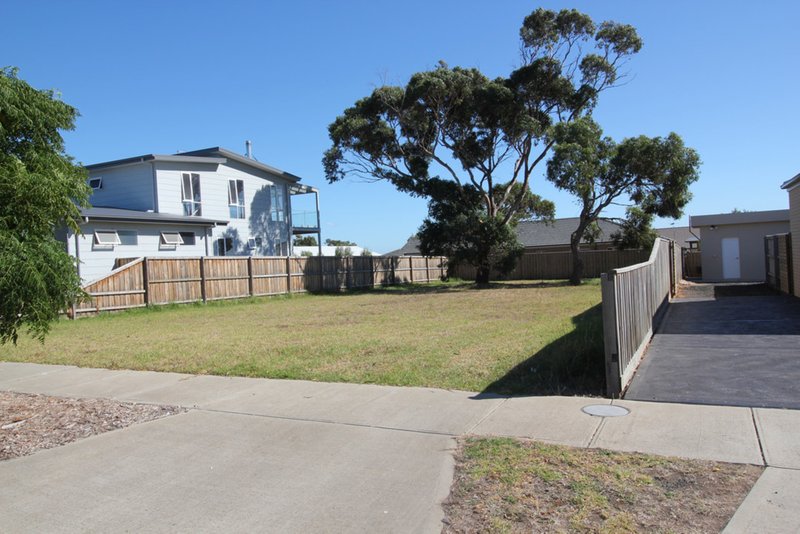 4 Silverstone Drive, Cowes VIC 3922