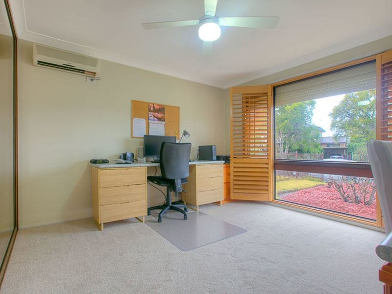 Photo - 4 Simpson Place, Kings Langley NSW 2147 - Image 7