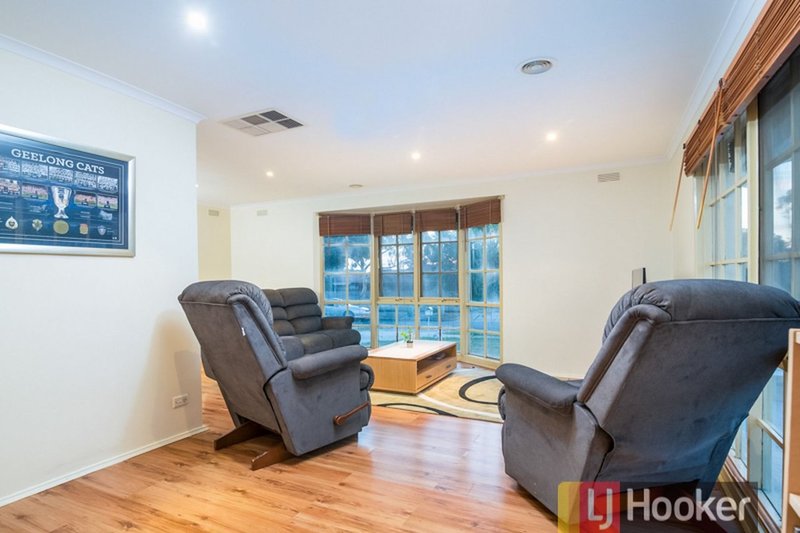 Photo - 4 Sinclair Court, Hampton Park VIC 3976 - Image 4