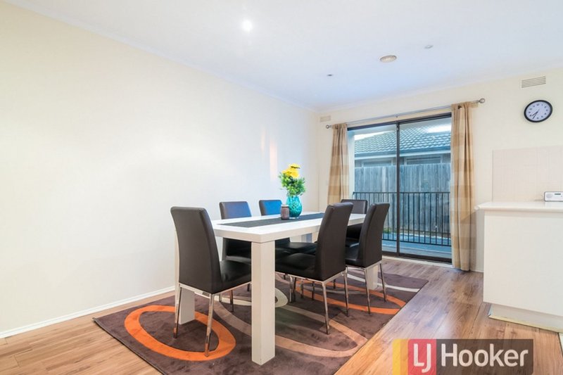 Photo - 4 Sinclair Court, Hampton Park VIC 3976 - Image 6