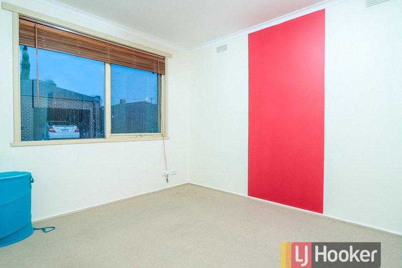 Photo - 4 Sinclair Court, Hampton Park VIC 3976 - Image 10