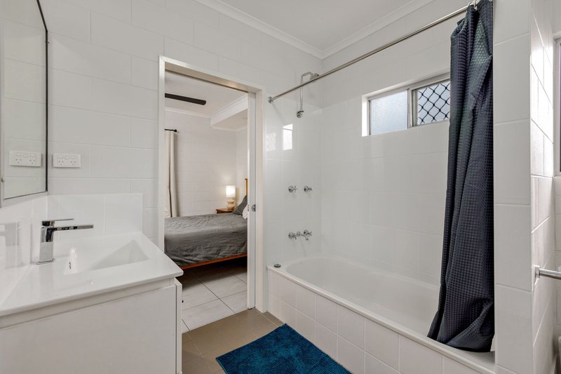 Photo - 4 Sirens Court, White Rock QLD 4868 - Image 11