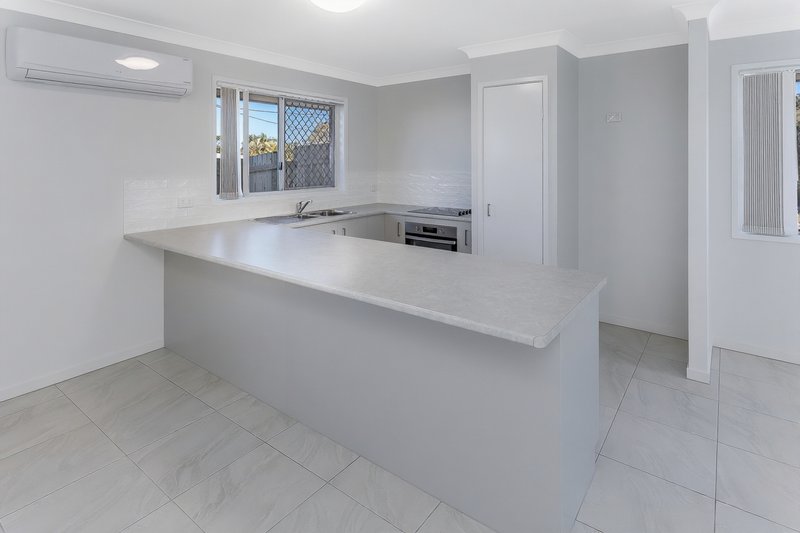 Photo - 4 Skylark Court, Kallangur QLD 4503 - Image 11