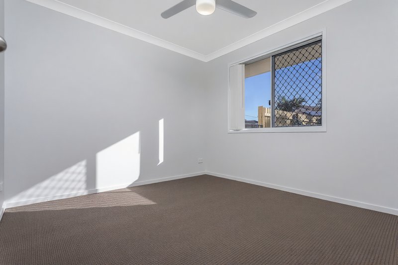 Photo - 4 Skylark Court, Kallangur QLD 4503 - Image 13