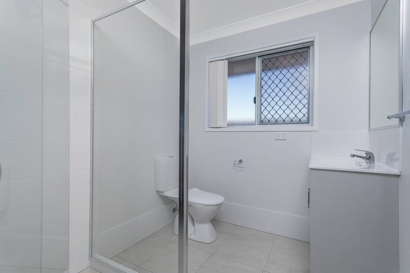 Photo - 4 Skylark Court, Kallangur QLD 4503 - Image 15