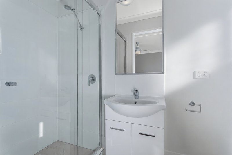Photo - 4 Skylark Court, Kallangur QLD 4503 - Image 17