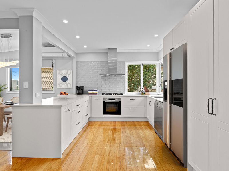 Photo - 4 Slone Street, Riverview QLD 4303 - Image 2