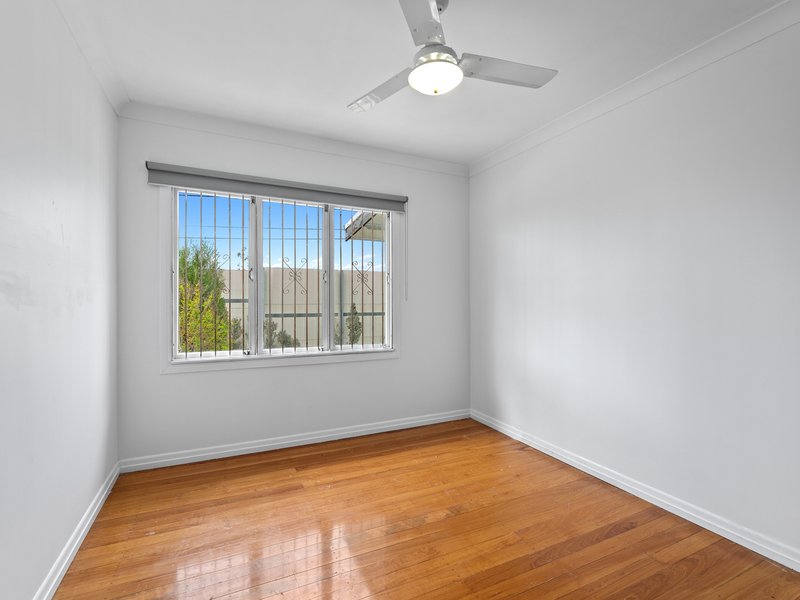Photo - 4 Slone Street, Riverview QLD 4303 - Image 8