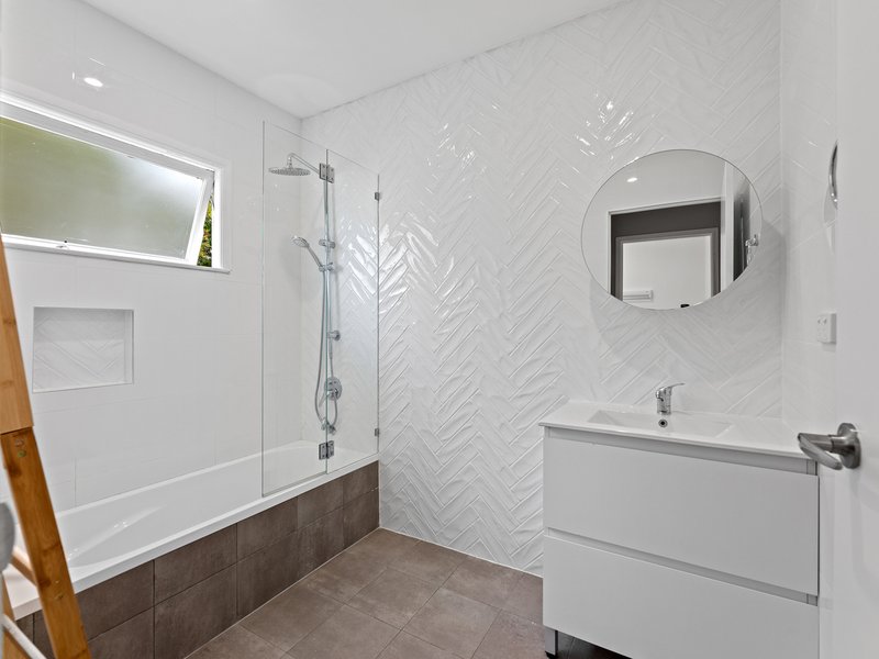 Photo - 4 Slone Street, Riverview QLD 4303 - Image 9