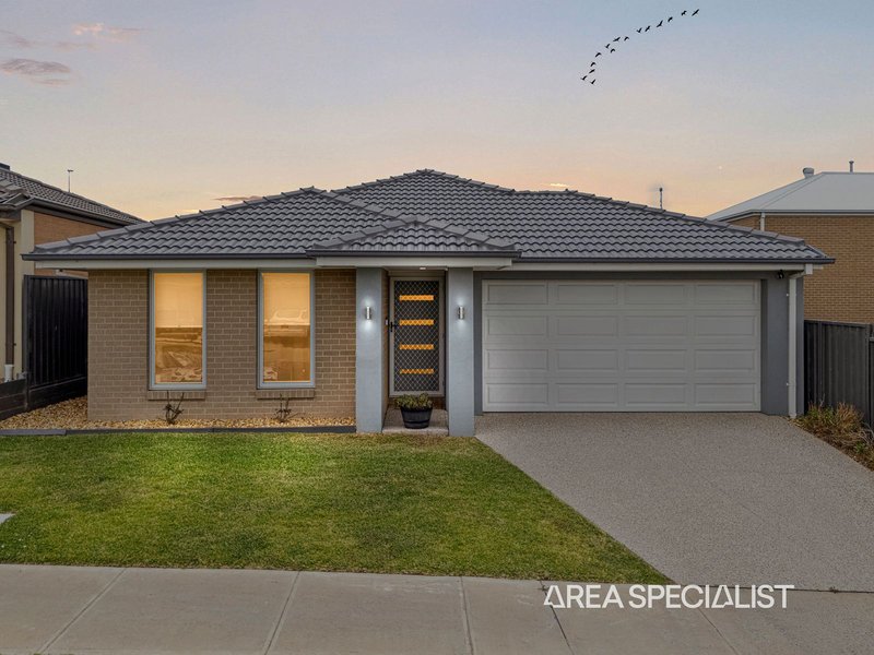 4 Snowbird Road, Pakenham VIC 3810