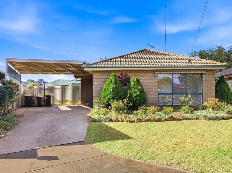 Photo - 4 Snowy Court, Werribee VIC 3030 - Image 1