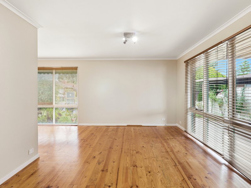 Photo - 4 Snowy Court, Werribee VIC 3030 - Image 4