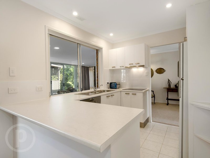 Photo - 4 Softstone Street, Tennyson QLD 4105 - Image 7