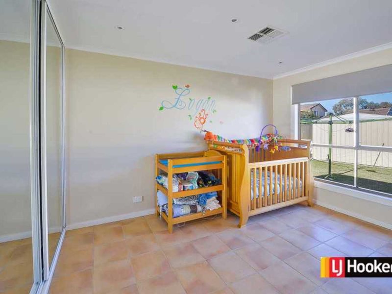 Photo - 4 Solero Place, Eschol Park NSW 2558 - Image 8