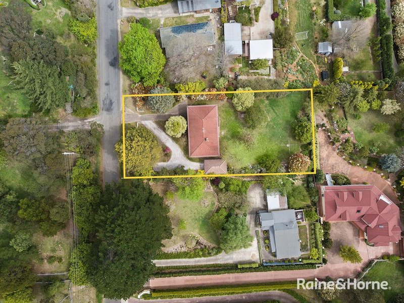 Photo - 4 Soma Avenue, Bowral NSW 2576 - Image 11