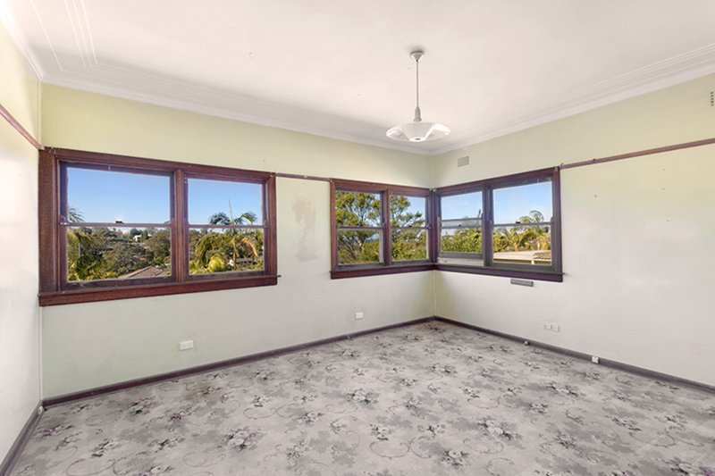 Photo - 4 Southern Cross Way, Allambie Heights NSW 2100 - Image 6