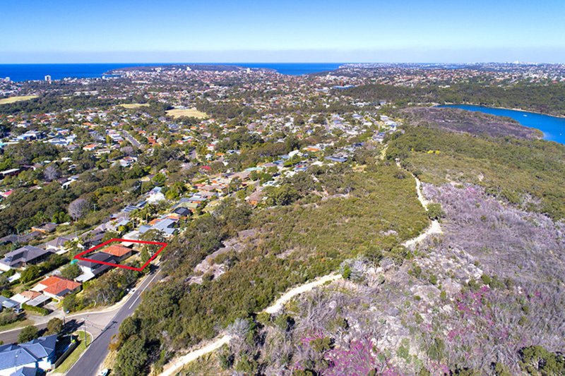 Photo - 4 Southern Cross Way, Allambie Heights NSW 2100 - Image 7